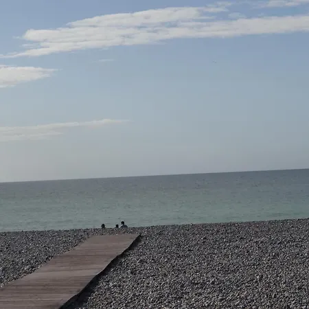 Lumineux Au Centre De Dieppe, Calme Et Confortable Appartamento