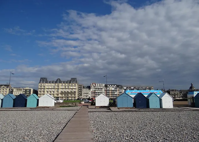 Lumineux Au Centre De Dieppe, Calme Et Confortable