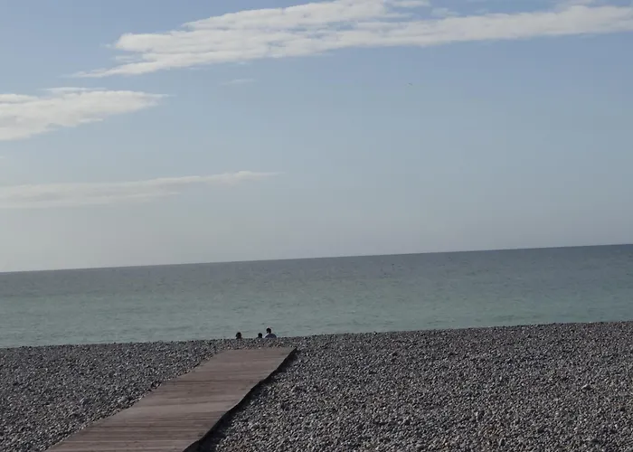 Lumineux Au Centre De Dieppe, Calme Et Confortable Appartement