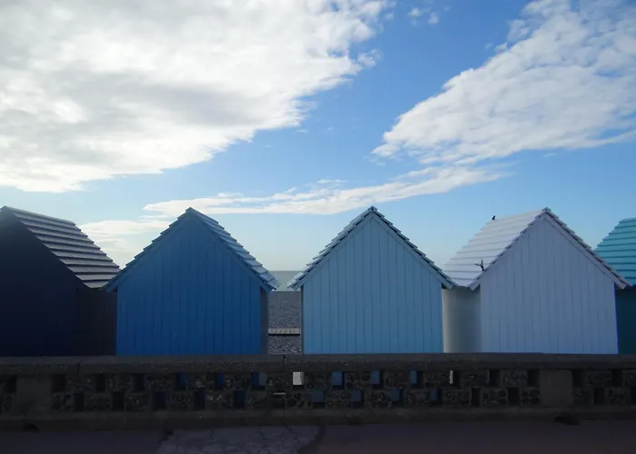 Lumineux Au Centre De Dieppe, Calme Et Confortable Appartement *