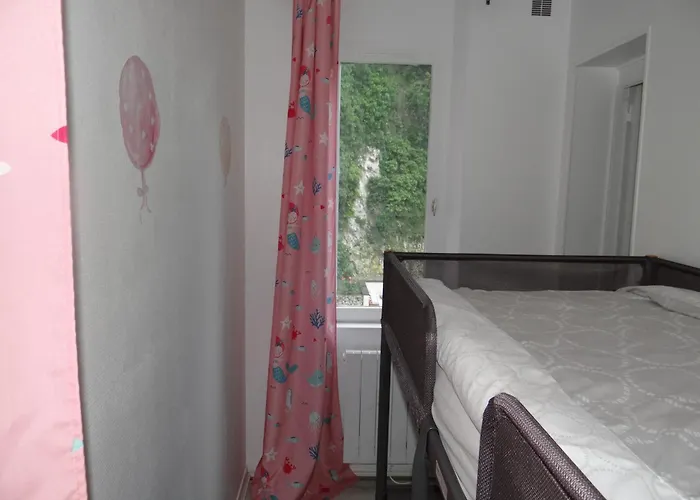 Lumineux Au Centre De Dieppe, Calme Et Confortable