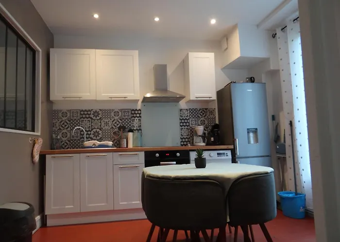 Appartement Lumineux Au Centre De Dieppe, Calme Et Confortable